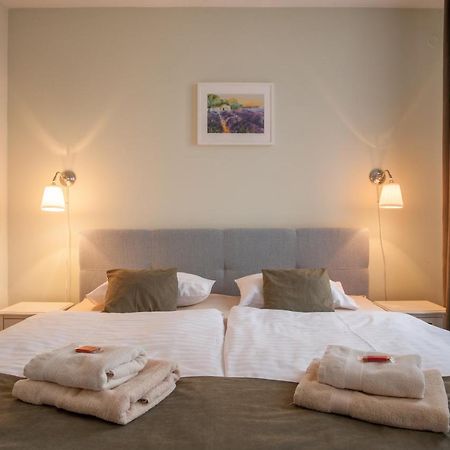 Apartmany Marco Shipping Ceske Budejovice Ngoại thất bức ảnh