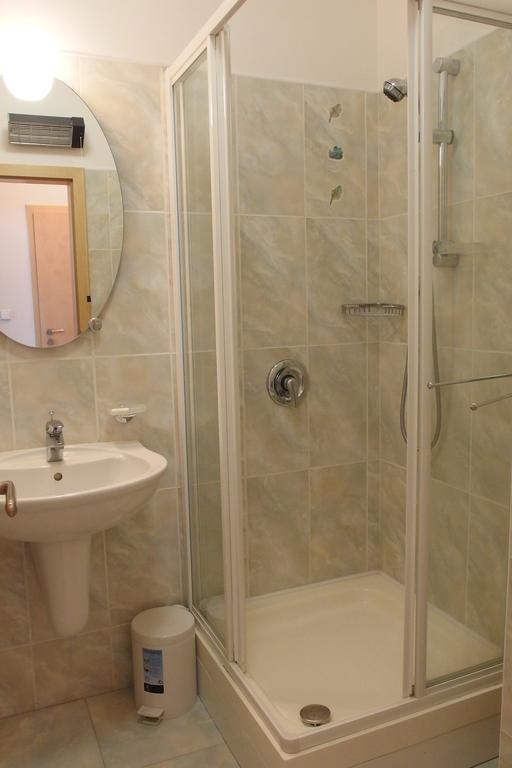 Apartmany Marco Shipping Ceske Budejovice Phòng bức ảnh