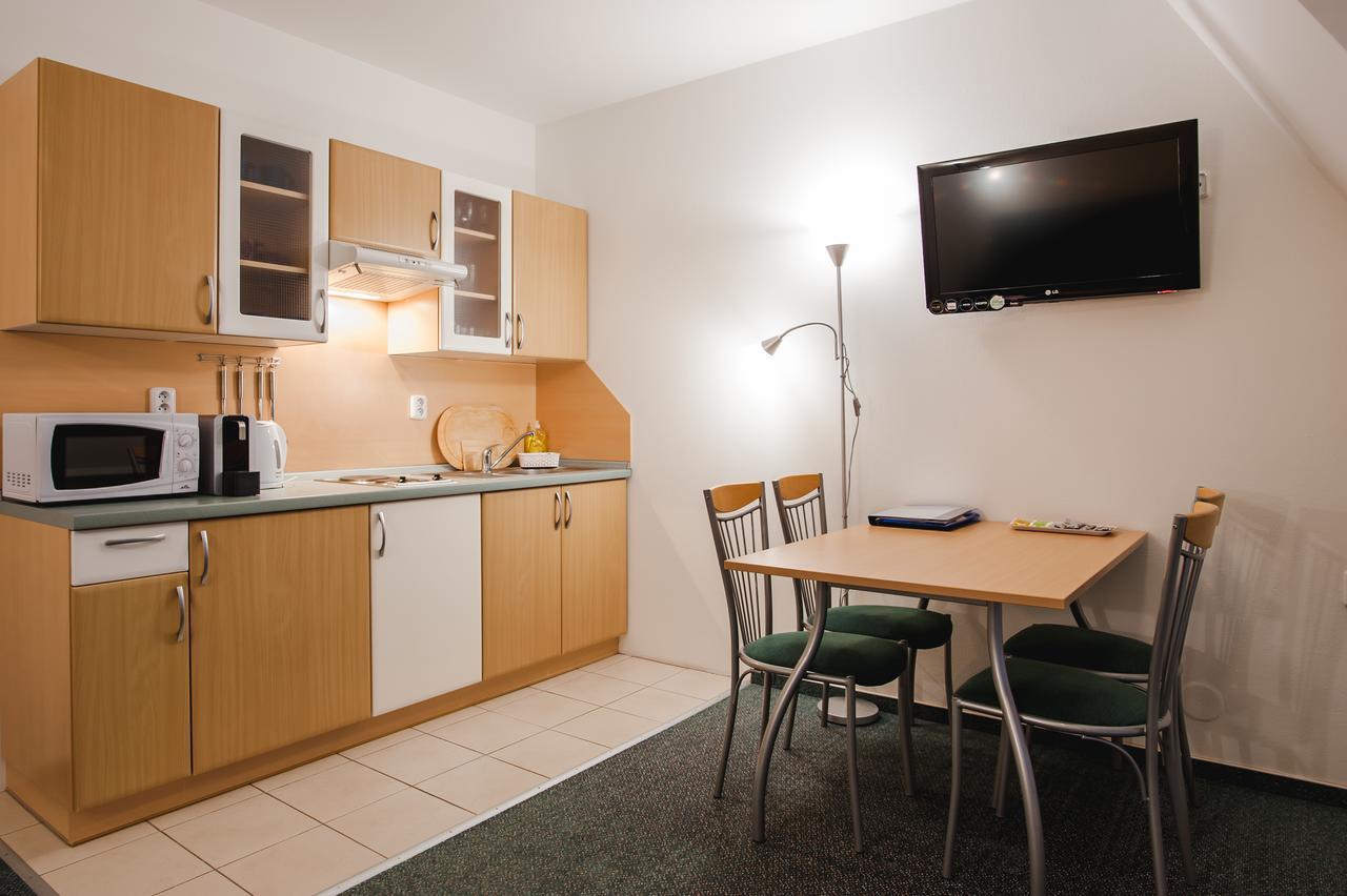 Apartmany Marco Shipping Ceske Budejovice Ngoại thất bức ảnh